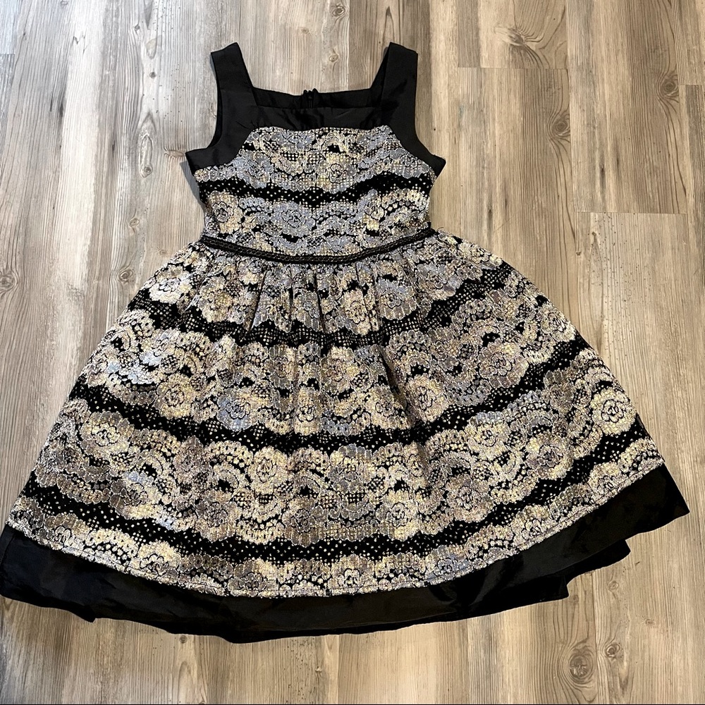Belle by Badgley Mischka black with gold-tone fabric dress. ~ Great Condition
